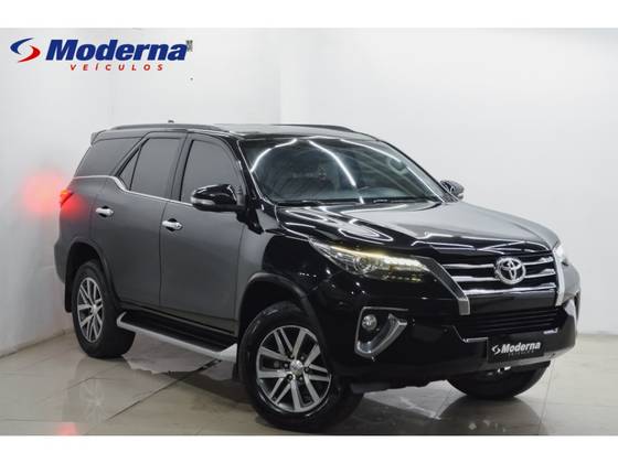 TOYOTA HILUX SW4 2.8 SRX 4X4 16V TURBO INTERCOOLER DIESEL 4P AUTOMÁTICO